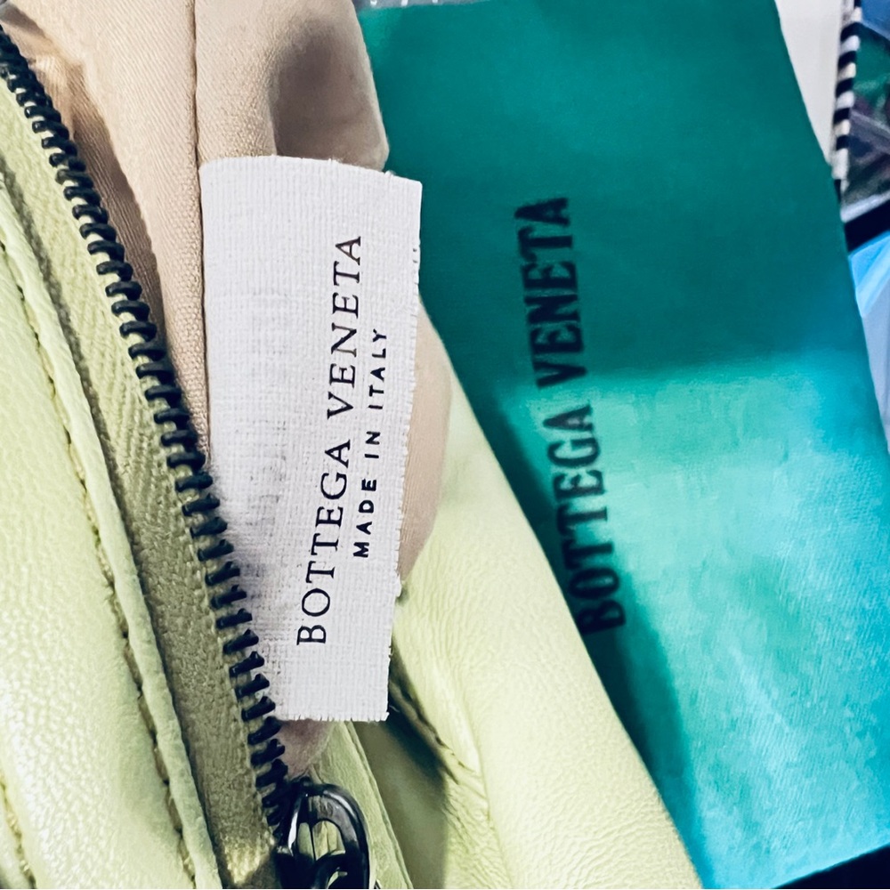Bottega Veneta Green Textured Hobo Bag with dust bag. - Picture 8 of 14